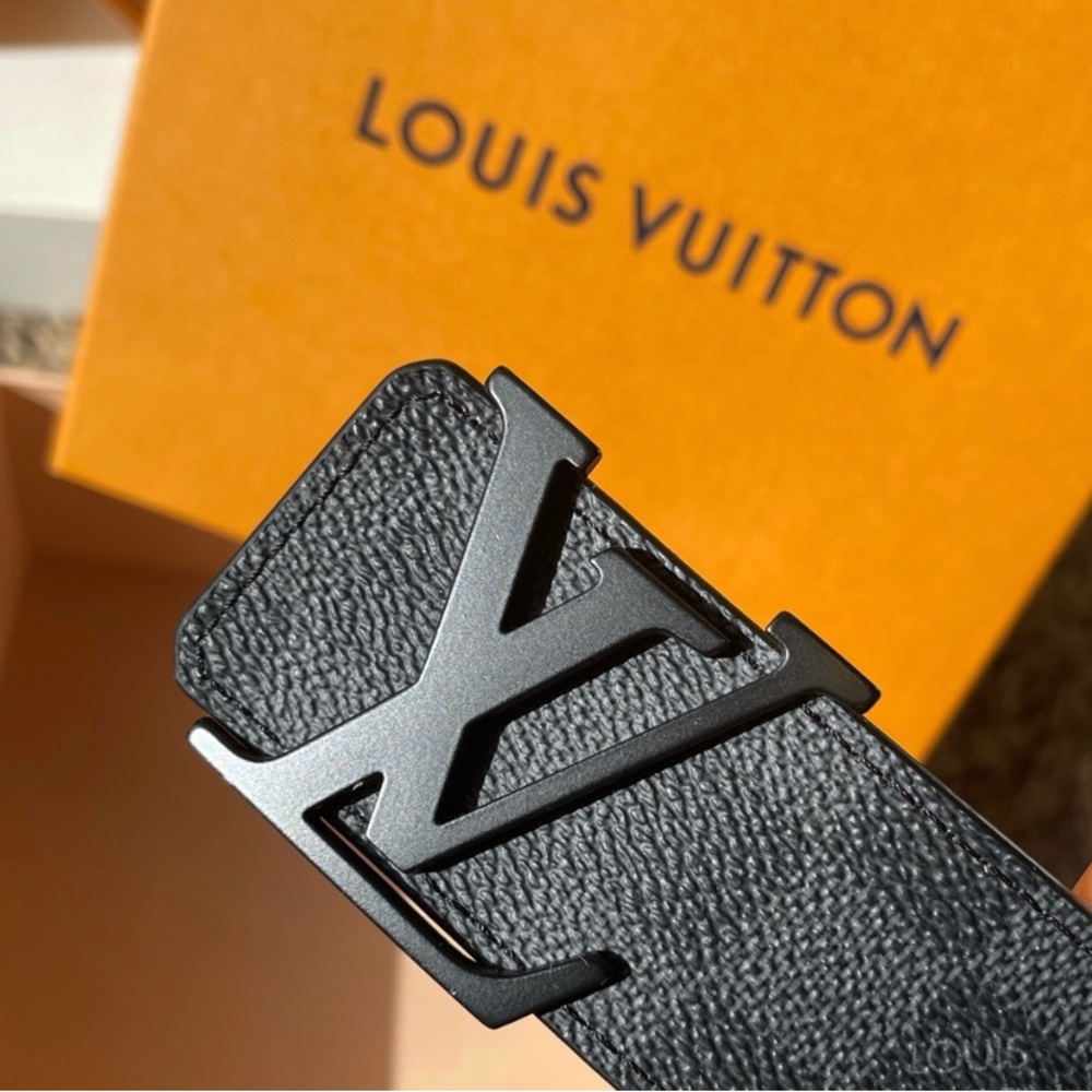 Louis Vuitton Damier Graphite belt